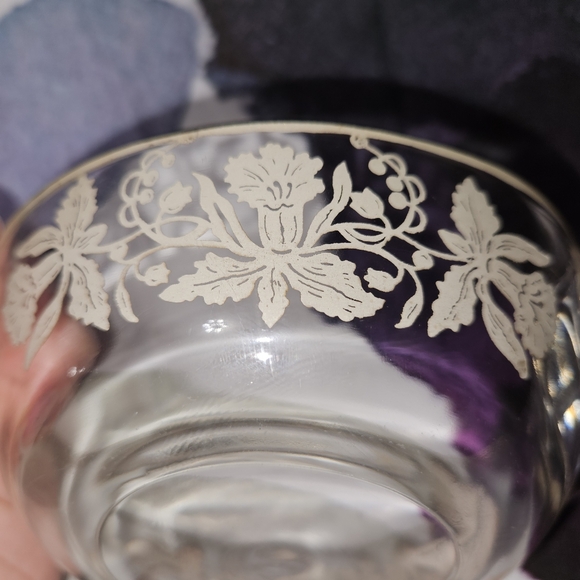 Silver overlay detailed glass candy bowl/trinket dish - Picture 12 of 13